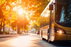 POYNTING-Antennen gewährleisten eine zuverlässige Konnektivität für Stadtbusse und unterstützen nahtlose Kommunikation und Internetzugang für Transport- und Mobilitätsanwendungen. Bilder dienen ausschließlich der visuellen Darstellung. Diese Bilder dürfen ohne vorherige Genehmigung nicht heruntergeladen, kopiert oder in irgendeiner Form verwendet werden.