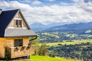 POYNTING antennas provide reliable connectivity for rural homes on the outskirts of urban areas, ensuring seamless internet access across large open spaces and farmland. Images are used for visual representation purposes only. These images may not be downloaded, copied, or used in any form without prior permission.