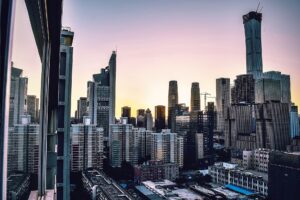 POYNTING-antennes zorgen voor betrouwbare connectiviteit in stedelijke omgevingen en bieden naadloze internettoegang voor stedelijke toepassingen. Afbeeldingen worden uitsluitend gebruikt voor visuele weergave. Deze afbeeldingen mogen niet worden gedownload, gekopieerd of in welke vorm dan ook worden gebruikt zonder voorafgaande toestemming.