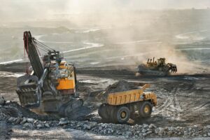 As antenas POYNTING fornecem conectividade confiável para operações de mineração a céu aberto, garantindo comunicação perfeita entre raspadores, coletores e veículos de alargamento do solo para uma extração eficiente. As imagens são usadas apenas para fins de representação visual. Estas imagens não podem ser baixadas, copiadas ou usadas de nenhuma forma sem autorização prévia.